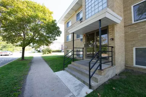 1400 Bataan Dr, Broadview, IL 60155