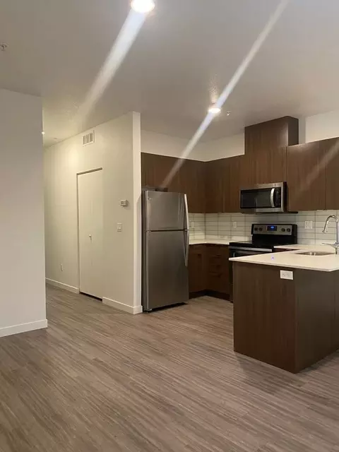 450 NE Jessup St, Portland, OR 97211