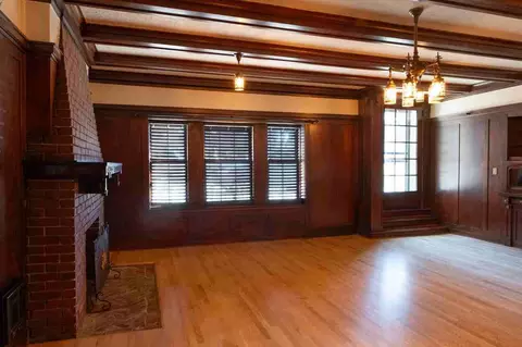 117 NW Trinity Pl, Portland, OR 97209