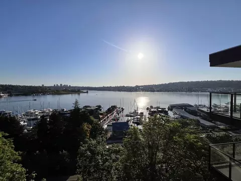 2442 8th Ave N, Seattle, WA 98109