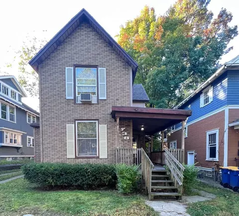 738 Fountain St NE, Grand Rapids, MI 49503