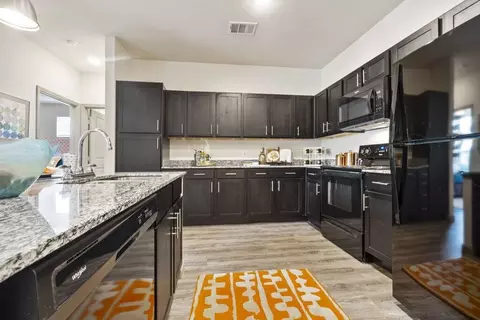 1803 W Ennis Ave, Ennis, TX 75119