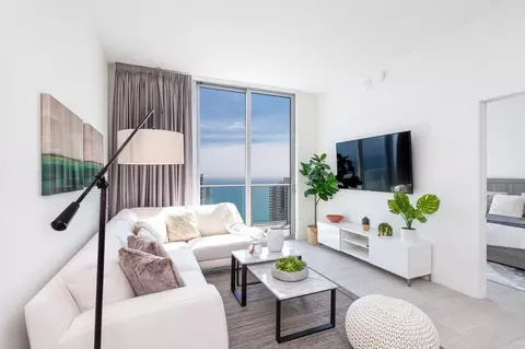 2721 E Hallandale Beach Blvd, Hollywood, FL 33019