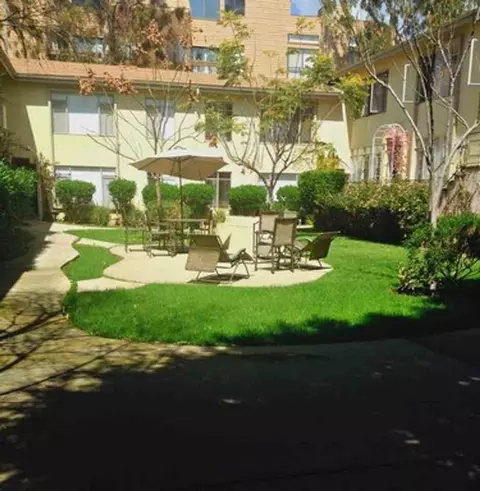 11617 Gorham Ave, Los Angeles, CA 90049