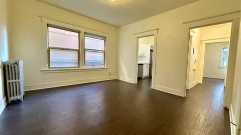 5234 University Way NE, Seattle, WA 98105