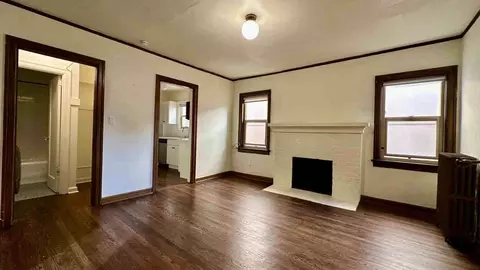 5234 University Way NE, Seattle, WA 98105