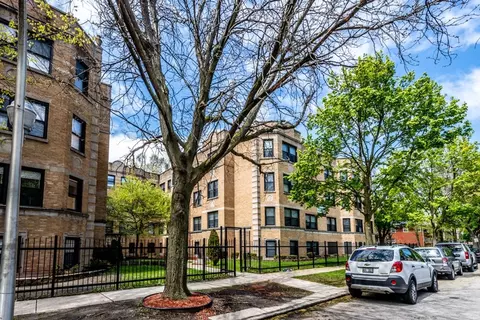 8100 S Essex Ave, Chicago, IL 60617