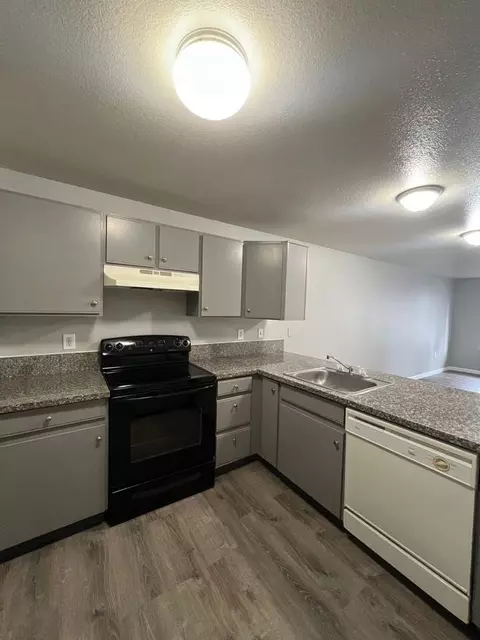 312 SE 160th Ave, Portland, OR 97233