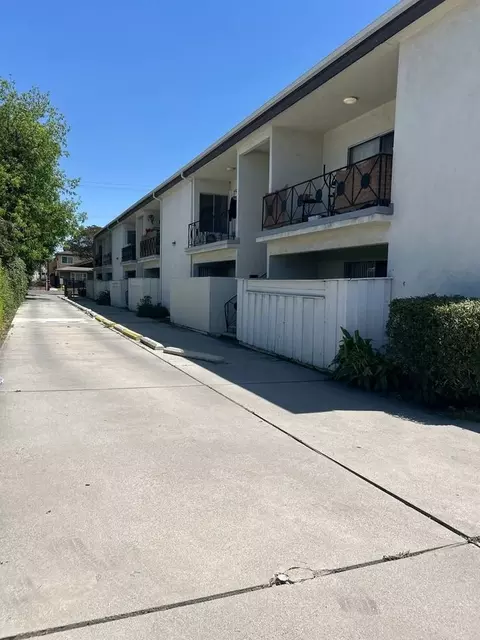 231 N Alhambra Ave, Monterey Park, CA 91755