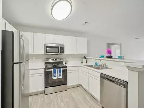 215 William Penn Plz, Durham, NC 27704 photo 15