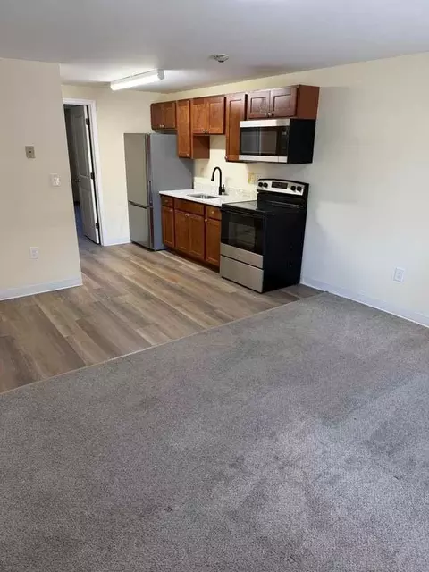 38 Lowell St, Nashua, NH 03064