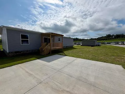 610 Signal Dr, Spartanburg, SC 29306