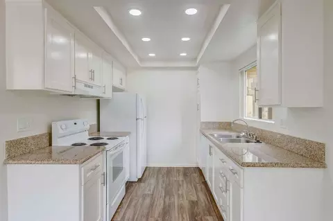 859 N Mountain Ave, Upland, CA 91786