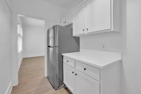 237 E 9th St, Long Beach, CA 90813 photo 2