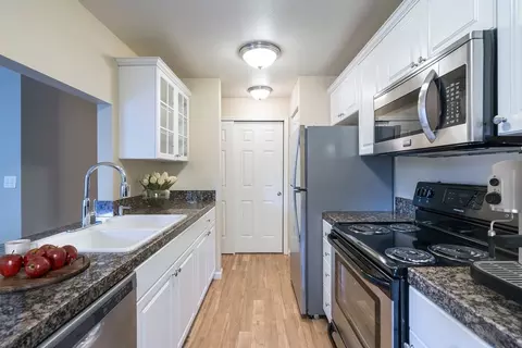 6719 106th Ave NE, Kirkland, WA 98033