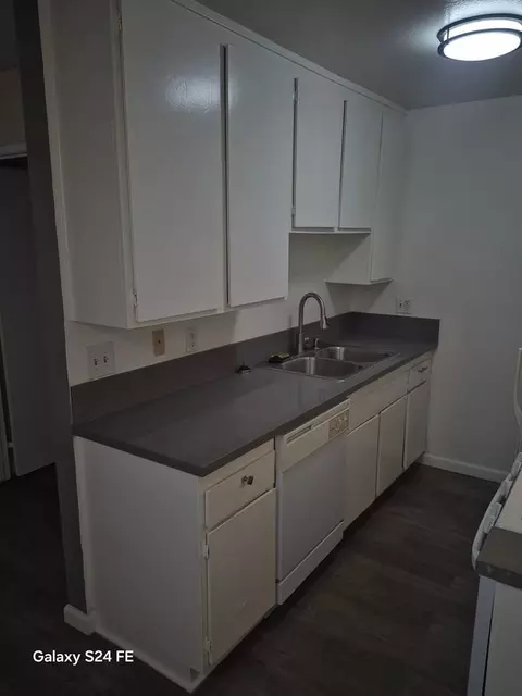 1130 W San Bernardino Rd, Covina, CA 91722