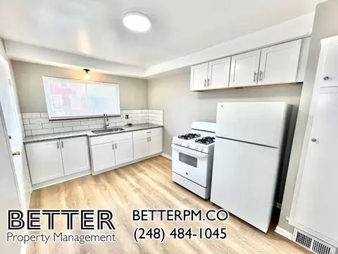 15321 E 9 Mile Rd, Eastpointe, MI 48021