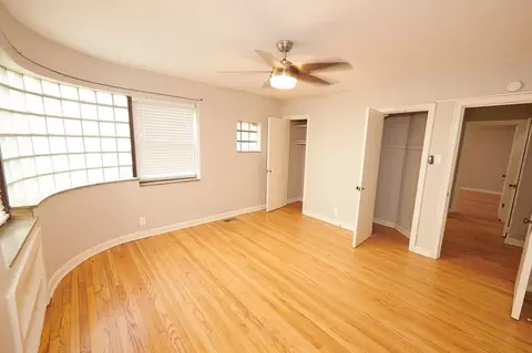 5819 Lindenwood Ave, Saint Louis, MO 63109