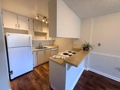 2818 O St, Sacramento, CA 95816