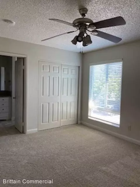 5971 Lake Crest Way, Sacramento, CA 95822