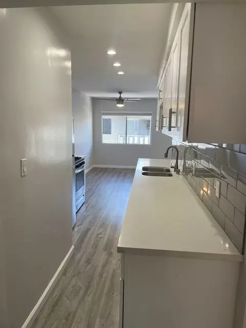 350 N Crescent Dr, Beverly Hills, CA 90210