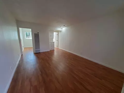 10309 S Inglewood Ave, Inglewood, CA 90304