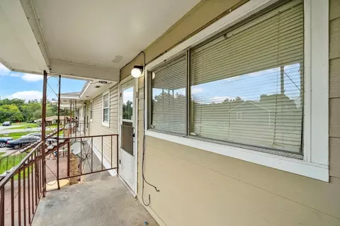 2729 Main St, La Marque, TX 77568