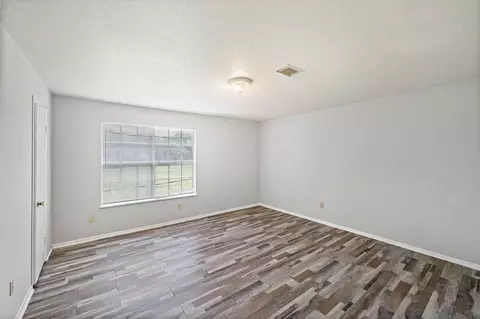 2729 Main St, La Marque, TX 77568