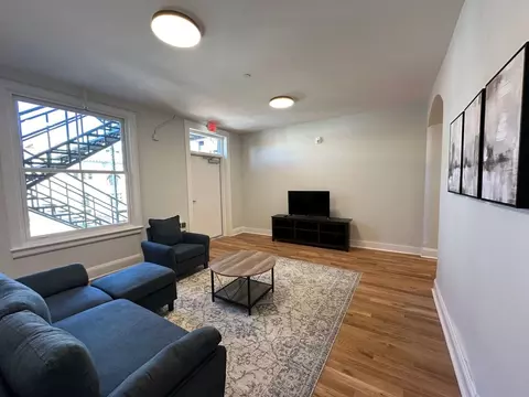 210 W 12th St, Cincinnati, OH 45202
