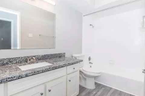 3802 Nasa Pkwy, El Lago, TX 77586
