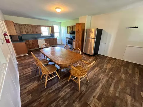 986 S East St, Amherst, MA 01002
