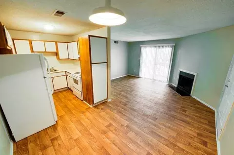 711 Farmhurst Dr, Charlotte, NC 28217