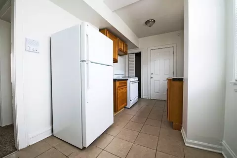 1042 N Leamington Ave, Chicago, IL 60651 photo 2