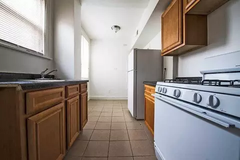 1042 N Leamington Ave, Chicago, IL 60651