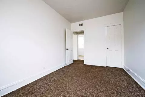 1042 N Leamington Ave, Chicago, IL 60651 photo 6