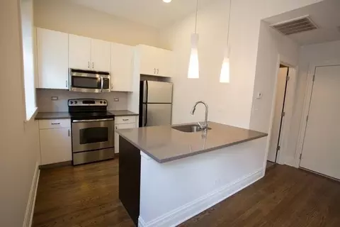 4850 S Drexel Blvd, Chicago, IL 60615