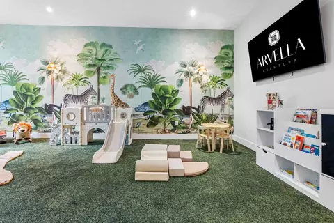 2555 NE 179th St, Miami, FL 33162 photo 23