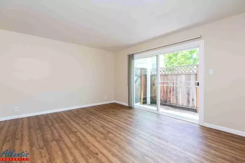642 Blythe Ct, Sunnyvale, CA 94085 photo 2