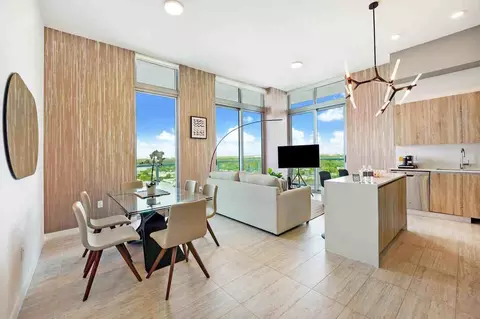 Biscayne Blvd, Miami, FL 33137