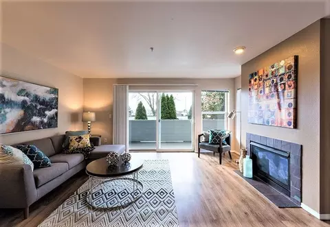 4511 8th Ave NE, Seattle, WA 98105