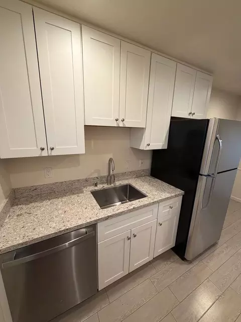 400 Bermuda Dr, San Mateo, CA 94403