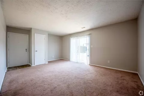 8444 Rothbury Dr, Indianapolis, IN 46260 photo 4