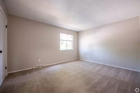 8444 Rothbury Dr, Indianapolis, IN 46260 photo 12