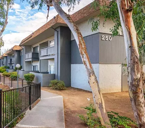 250 S Rose St, Escondido, CA 92027