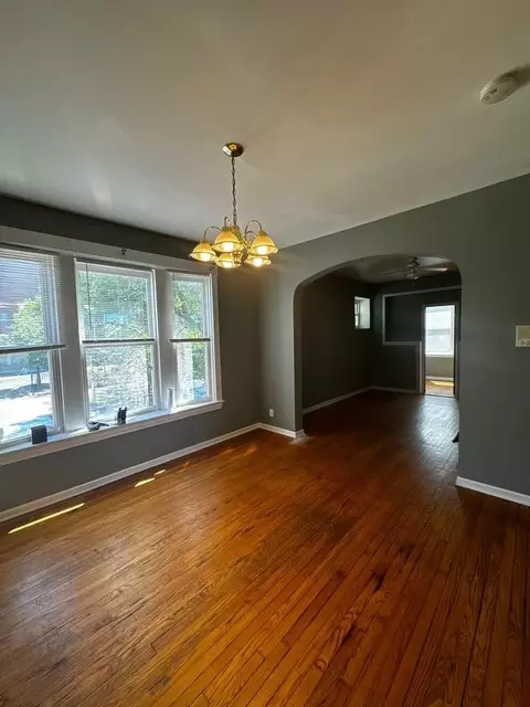 5000 N Sawyer Ave, Chicago, IL 60625