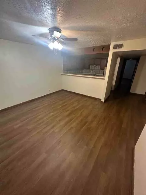 1409 E Iron Ave, Salina, KS 67401