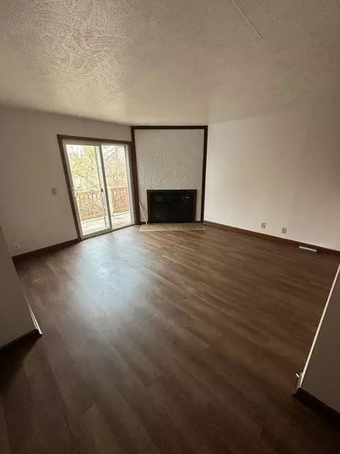 1409 E Iron Ave, Salina, KS 67401