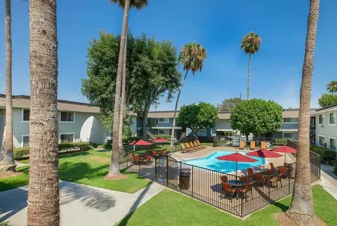 12901 Dale St, Garden Grove, CA 92841 photo 2