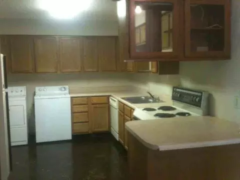 958 N Lancelot Ave, Fayetteville, AR 72701