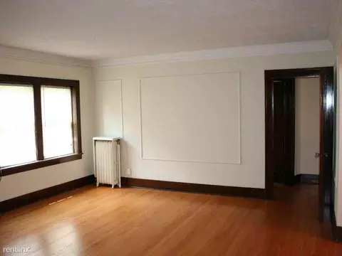 950 N Main St, Rockford, IL 61103 photo 4